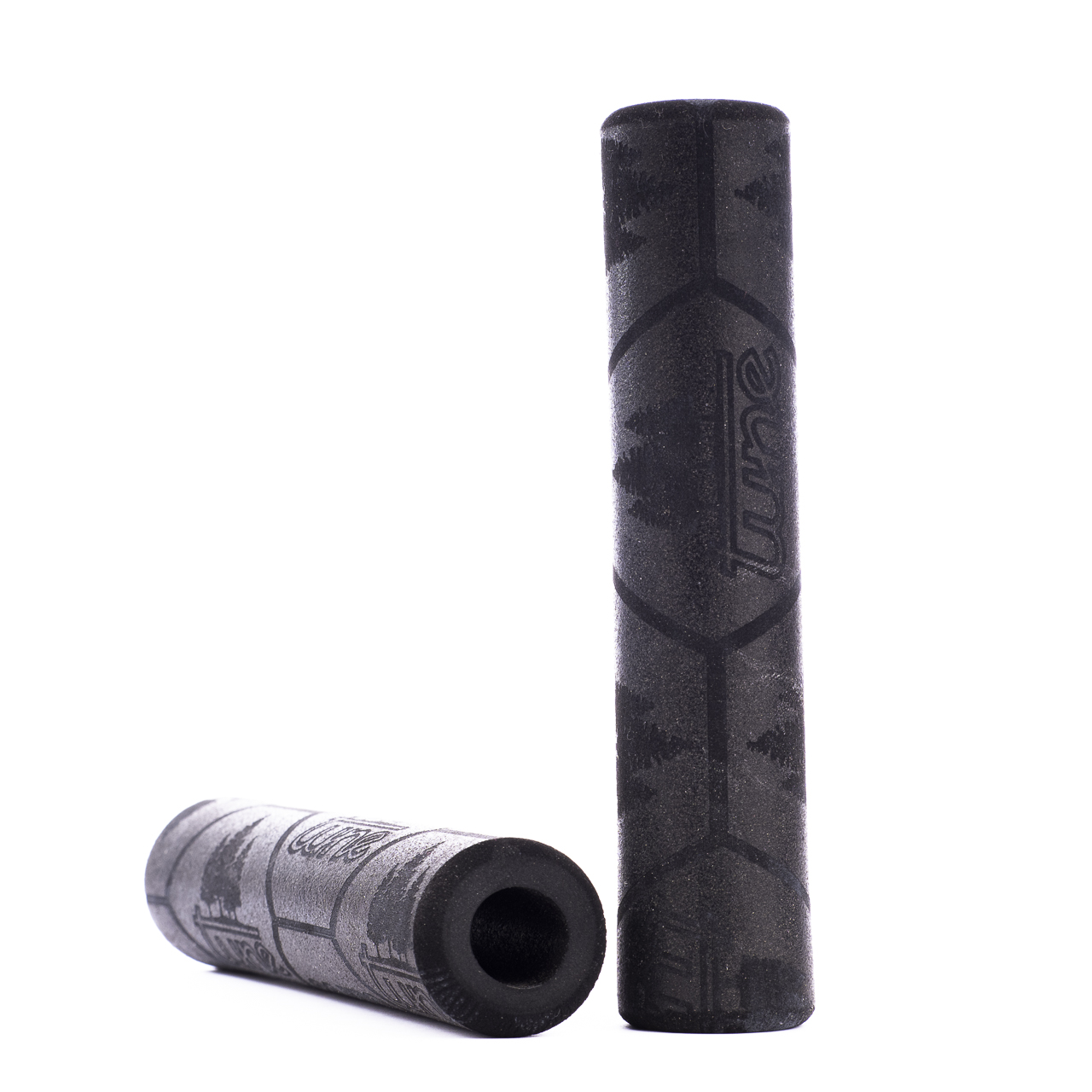 TUNE ANGRIFF SILICONE HANDLEBAR GRIPS, 130MM LONG, 75G, BLACK • (DMOC: €25)